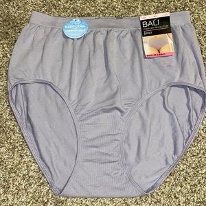 Bali brief 10/11. Gray.